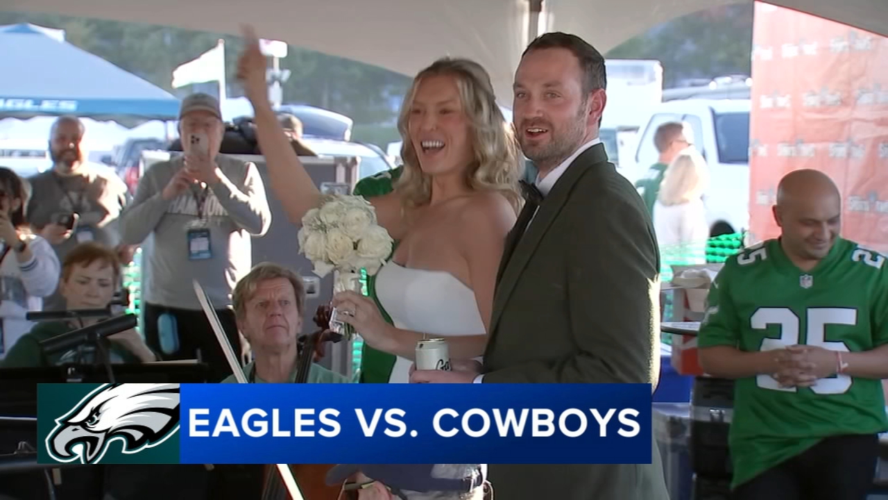Chicago couple Lindsey Carl, Brandon Byrd get married at Philadelphia Eagles tailgate before MNF
       — Chadds Ford Community news